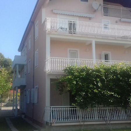 Apartman Jezidzic Kastela Ngoại thất bức ảnh
