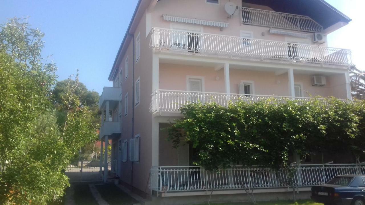 Apartman Jezidzic Kastela Ngoại thất bức ảnh